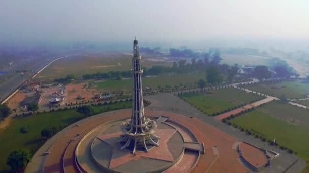 Aerial Rotating View Minar Pakistan Sun National Monument Located Lahore — 图库视频影像