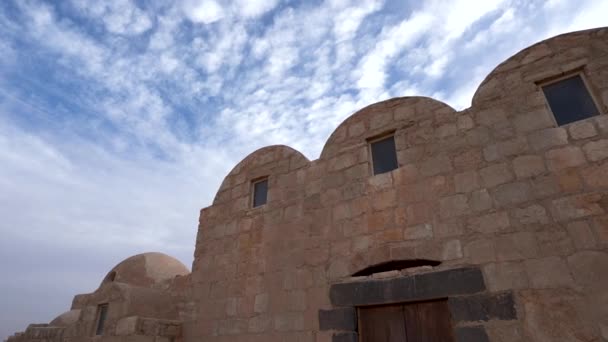 Pan Shot Unesco Patrimonio Humanidad Qasr Amra Desert Castle Three — Vídeos de Stock