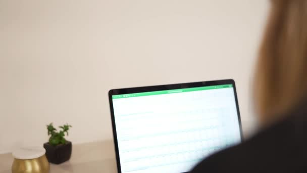 Woman Typing Laptop Office Rack Focus Shoulder Computer Screen — Video Stock