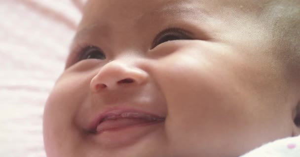 Smiling Asian Baby Shows Gums Her Parent Wipes Her Mouth — Stock video