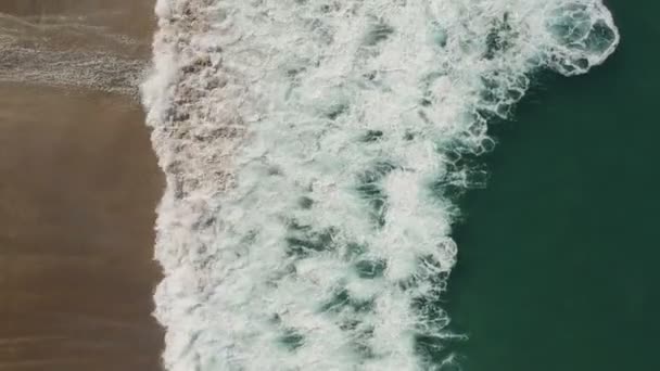 องตอนบ มมองโดรนลงมาจากน และคล ใหญ นของหาดเรดโด แคล ฟอร Dji สปาร คโดรนภาพ — วีดีโอสต็อก