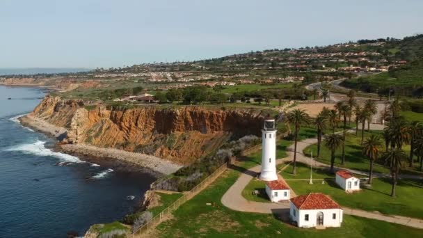 Drónfelvételek Világítótorony Csendes Óceánnál Rancho Palos Verdes Kalifornia Egyesült Államok — Stock videók