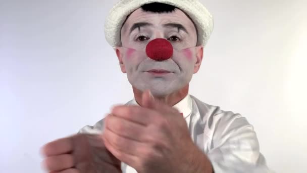 Клоун Емодзі Розчароване Безвиразне Обличчя Клоун Кидає Серце Мультиплікаційному Стилі — стокове відео