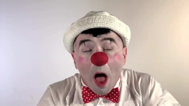 Clown Emoji Faccia Starnuto Clown Mimo Starnutisce Una Goccia Muco — Video Stock