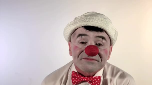Емоджі Клоун Спляче Обличчя Сплячий Клоун Киває Головою Через Сон — стокове відео