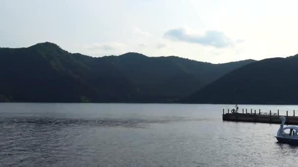 Der Blick Auf Den Ashi See Von Der Küste Aus — Stockvideo