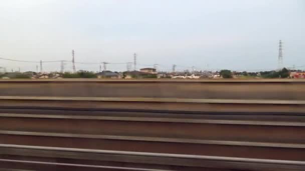 Shinkansen Treninin Içinden Geçen Tokyo Manzarası — Stok video
