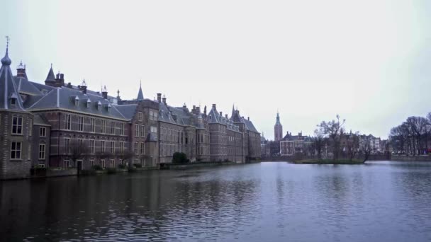 Вид Дом Парламента Бинненхофа Озеро Хофвейвер Гаага Нидерланды — стоковое видео