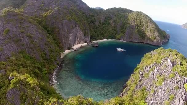 Barco Solitario Bahía Filipinas — Vídeo de stock