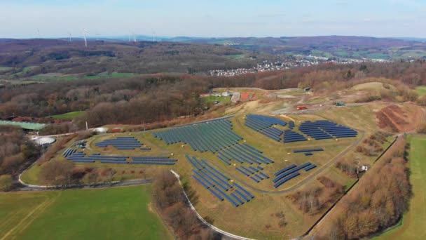 Pequena Usina Solar Campo — Vídeo de Stock