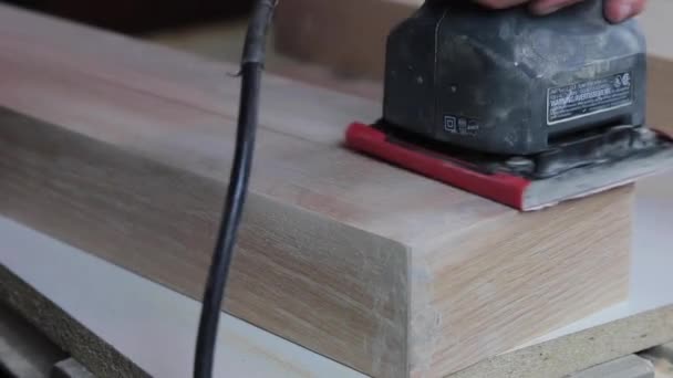 Afwerking Schuren Van Het Hout Vulmiddel Houten Drijvende Planken Voorbereiding — Stockvideo