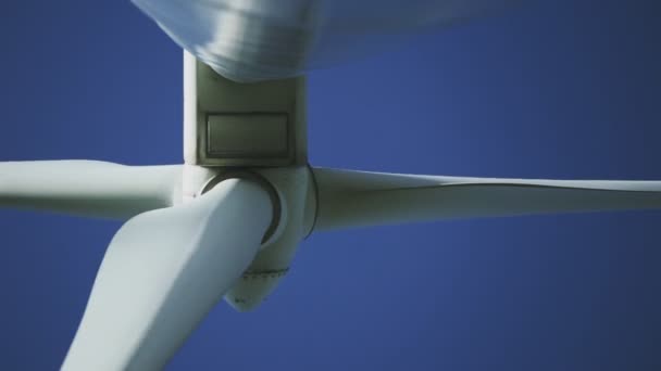 Afternoon Perspective Closer View Footage Wind Turbine Machine Its Rotating — Stock Video