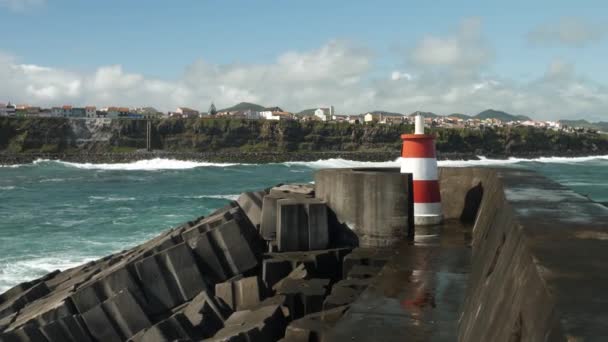 Puerto Azores Con Centinela Rojo — Vídeo de stock