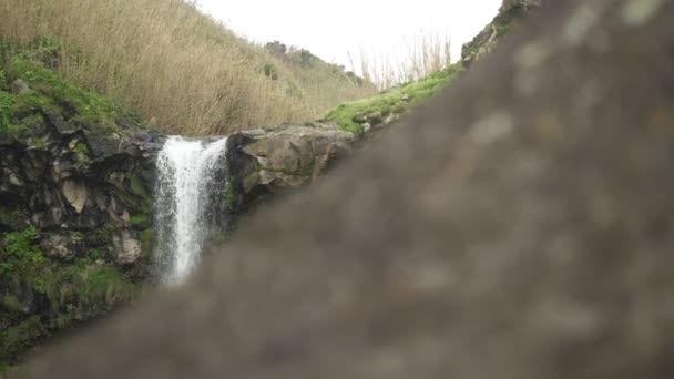 Ujęcie Wodospadu Azorach — Wideo stockowe