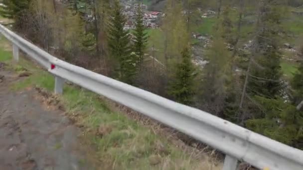 Zdjęcia Lotnicze Małego Miasteczka Austriackich Alpach Slden Austria — Wideo stockowe