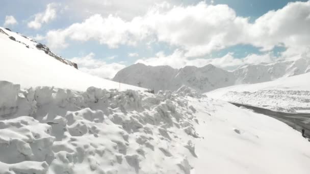 Безпілотний Постріл Гори Повні Снігу Автострадних Альпах Шльдені Австрія — стокове відео