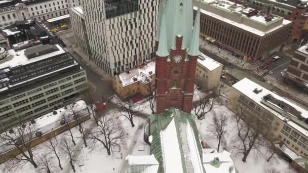 Långsam Filmisk Flygfilm Roterar Runt Mycket Populärt Turistmål Klarakyrkan Stockholm — Stockvideo