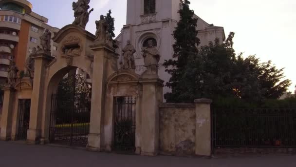 Vista Igreja Cluj Napoca Romênia Torre Religiosa Transilvânia Dos Balcãs — Vídeo de Stock