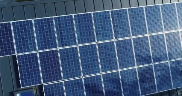 Acercarse Los Paneles Solares Techo Moderno — Vídeos de Stock