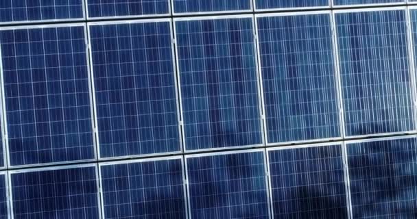 Close Painéis Solares Fotovoltaicos — Vídeo de Stock