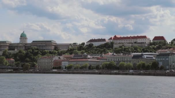 Teljes Panning Felvétel Budai Oldalról Budapesten — Stock videók