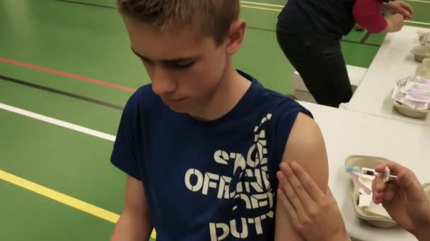 Meningococcal Vaccinationin Netherlands Young Boy Gets His Vaccin Neisseria Meningitidis — Stock video