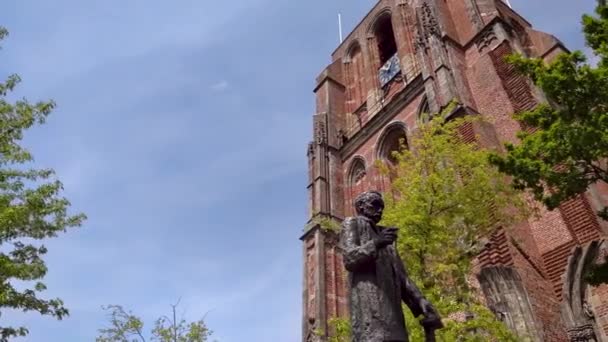 Παλιά Εκκλησία Tower Oldehove Leeuwarden Time Lapse Άνοιξη Sunny Σύννεφα — Αρχείο Βίντεο