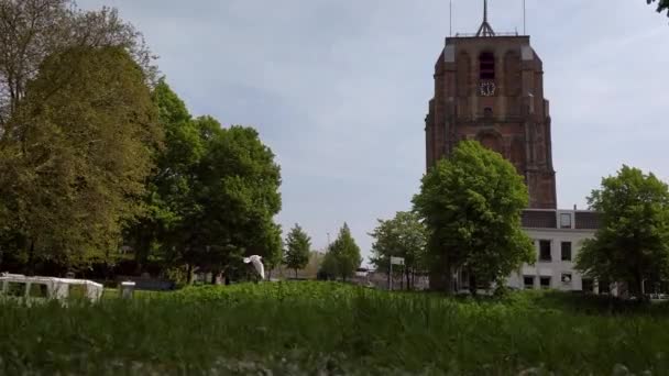 Old Church Tower Oldehove Leeuwarden Raskt Skutt Foran Elven Med – stockvideo