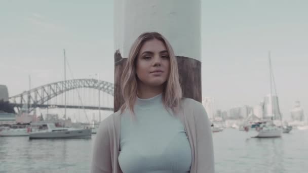 Young Beautiful Woman Smiling Camera Lavender Bay Sydney Harbour Bridge — Stock Video