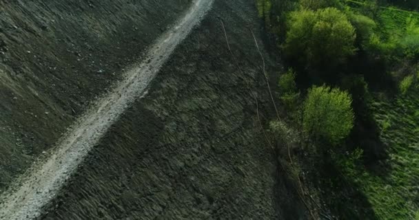 Çöp Yığınından Yapılmış Bir Tepenin Havadan Görünüşü — Stok video