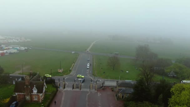 Tampilan Berkabut Dari Jalan Dalam Efek London Speedramp — Stok Video