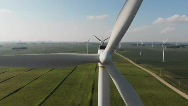 Detail Shot Nose Cone Wind Turbine Green Field Usa — 비디오