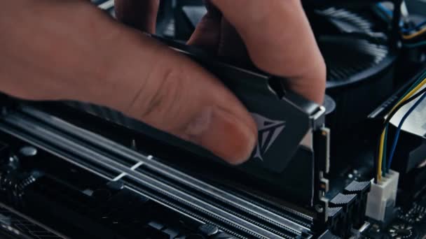 Inserting Stick Memory Motherboard — Vídeo de Stock