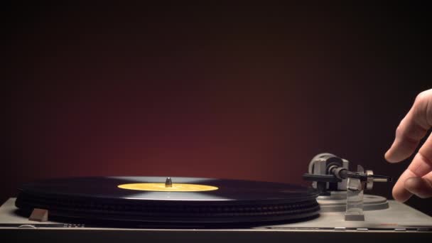 Using Vinyl Record Player Background — стоковое видео