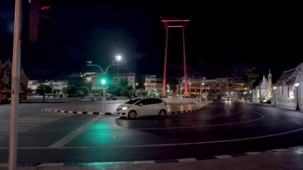 Car Waiting Stoplight Front Gaint Swing — Wideo stockowe