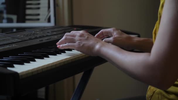Ultra High Definition Slow Motion Close Asian Woman Practicing Keyboard — Stockvideo
