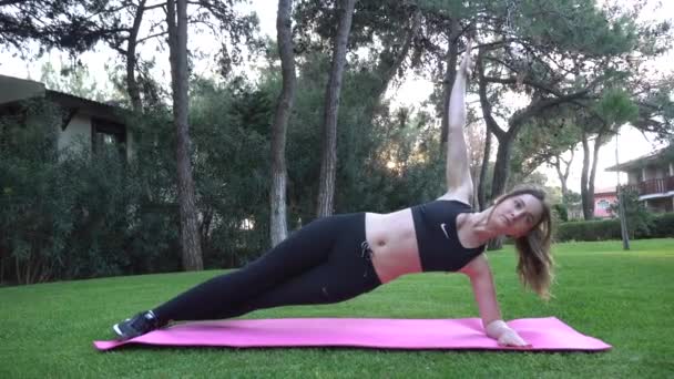Girl Goes Sports Yoga Stretches Does Gymnastics Morning Exercises Girl — 비디오