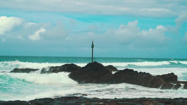 Static Shot Barrel Rock Bude North Cornwall England High Tide — Stockvideo