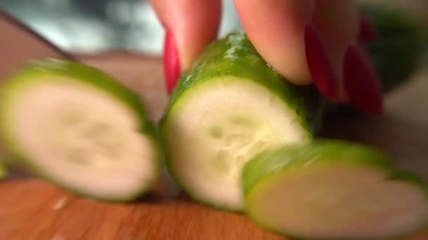 Knife Cuts Vegetables Salad Slow Motion 100 Fps Tomato Cucumber — Vídeos de Stock