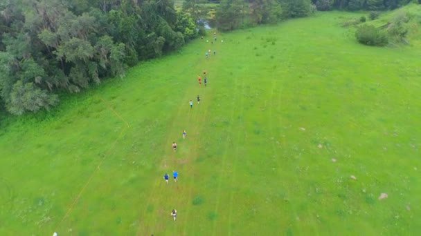 Correndo Através Pasto Durante Evento Corrida Lama Flórida — Vídeo de Stock