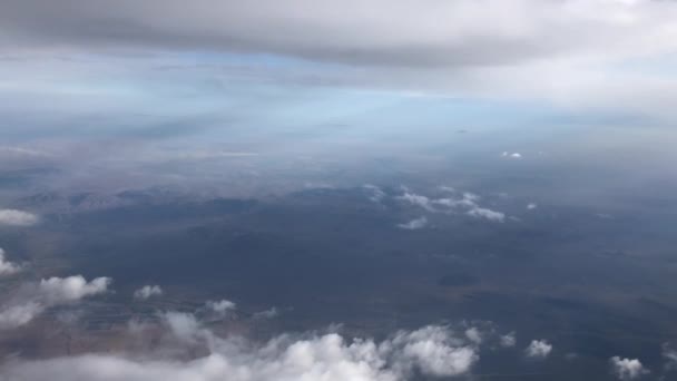 Nuvens Deriva Durante Voo Mostrando Atmosfera — Vídeo de Stock