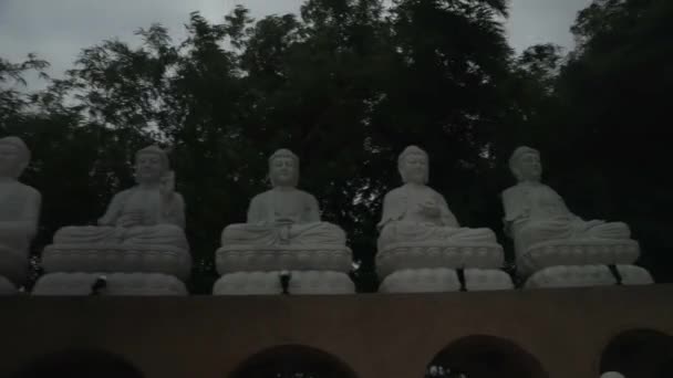Looking Beautiful Temple Statues Temple Bangkok Slowmotion Angle — Stock video