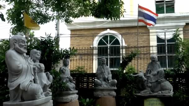 Looking Beautiful Temple Statues Temple Bangkok Slowmotion Angle — Stockvideo