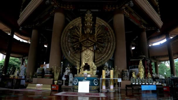 Looking Beautiful Temple Statues Temple Bangkok Slowmotion Angle — Stock video