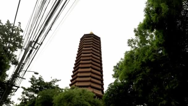 Looking Chiness Temple Street Bangkok Slowmotion Angle — Stockvideo