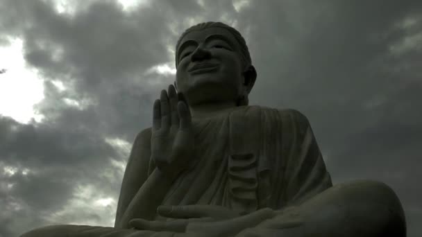 Looking Buddha Statue Temple Slow Motion Angle 002 — 图库视频影像