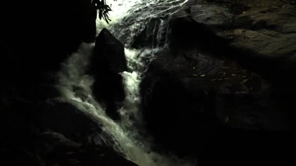 Looking Waterfall Thailand Slow Motion Angle 001 — Stok video