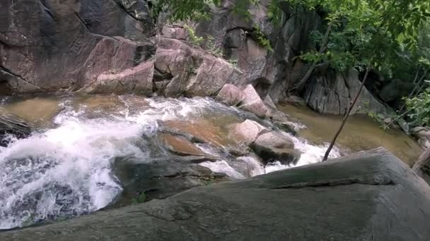 Looking Waterfall Thailand Slow Motion Angle 011 — Stok video