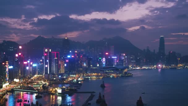 Elevated View Overlooking Victoria Harbour Skyline Dusk Hong Kong Island — Vídeo de Stock