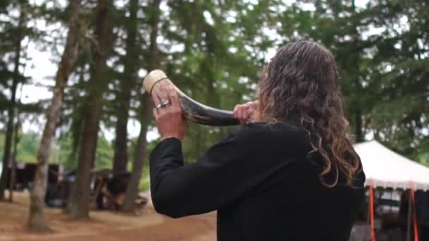 Viking Man Blows His Horn — Stok video